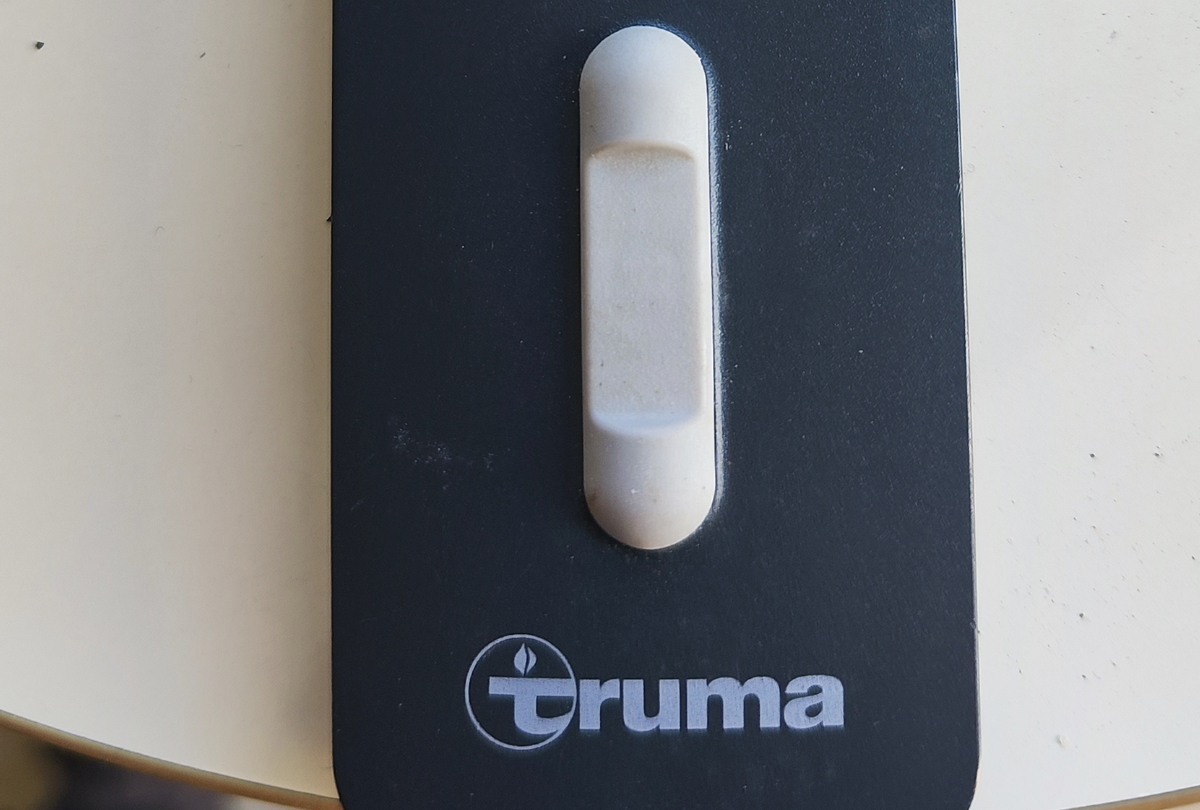 Dépannage d'un climatiseur Truma Aventa dans une caravane