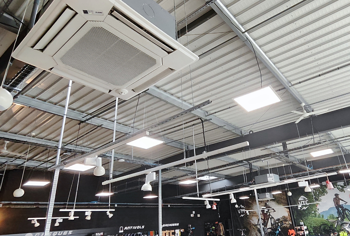 Dépannage de la carte de puissance d'un twin Mitsubishi dans une boutique de vélo à Pontault-Combault (77340)