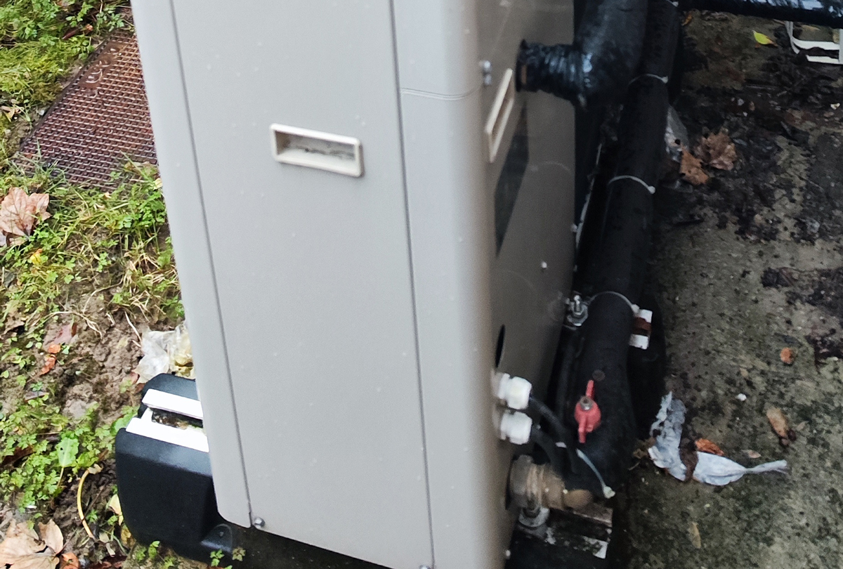 Dépannage de la carte de puissance d'une PAC air-eau DAIKIN à Villepinte (93420)