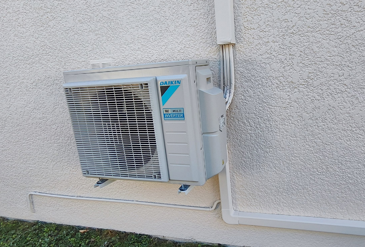 Dépannage et charge d'un tri-split DAIKIN à Longjumeau (91160)