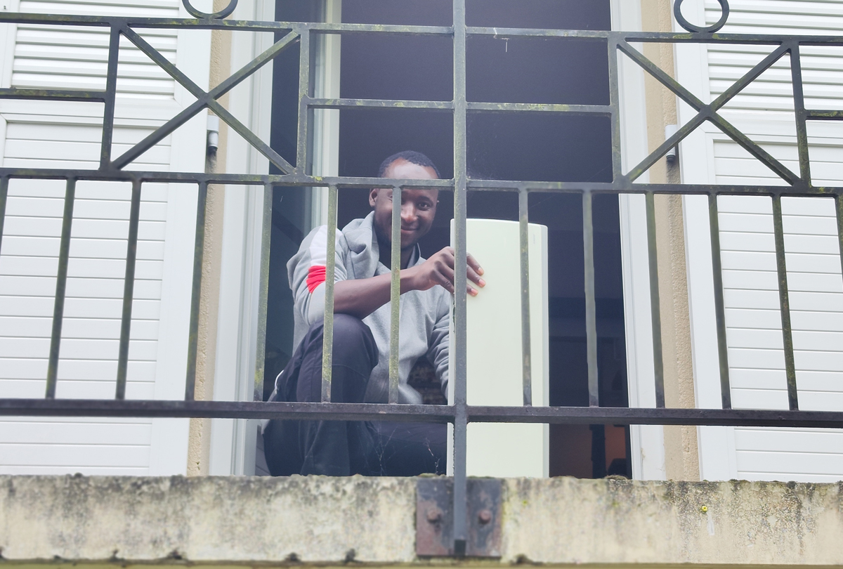 Déplacement des groupes extérieurs TOSHIBA et HITACHI à Bussy Saint Georges (77600)