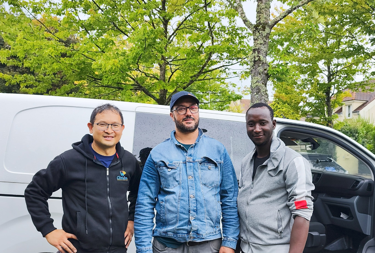 Déplacement des groupes extérieurs TOSHIBA et HITACHI à Bussy Saint Georges (77600)