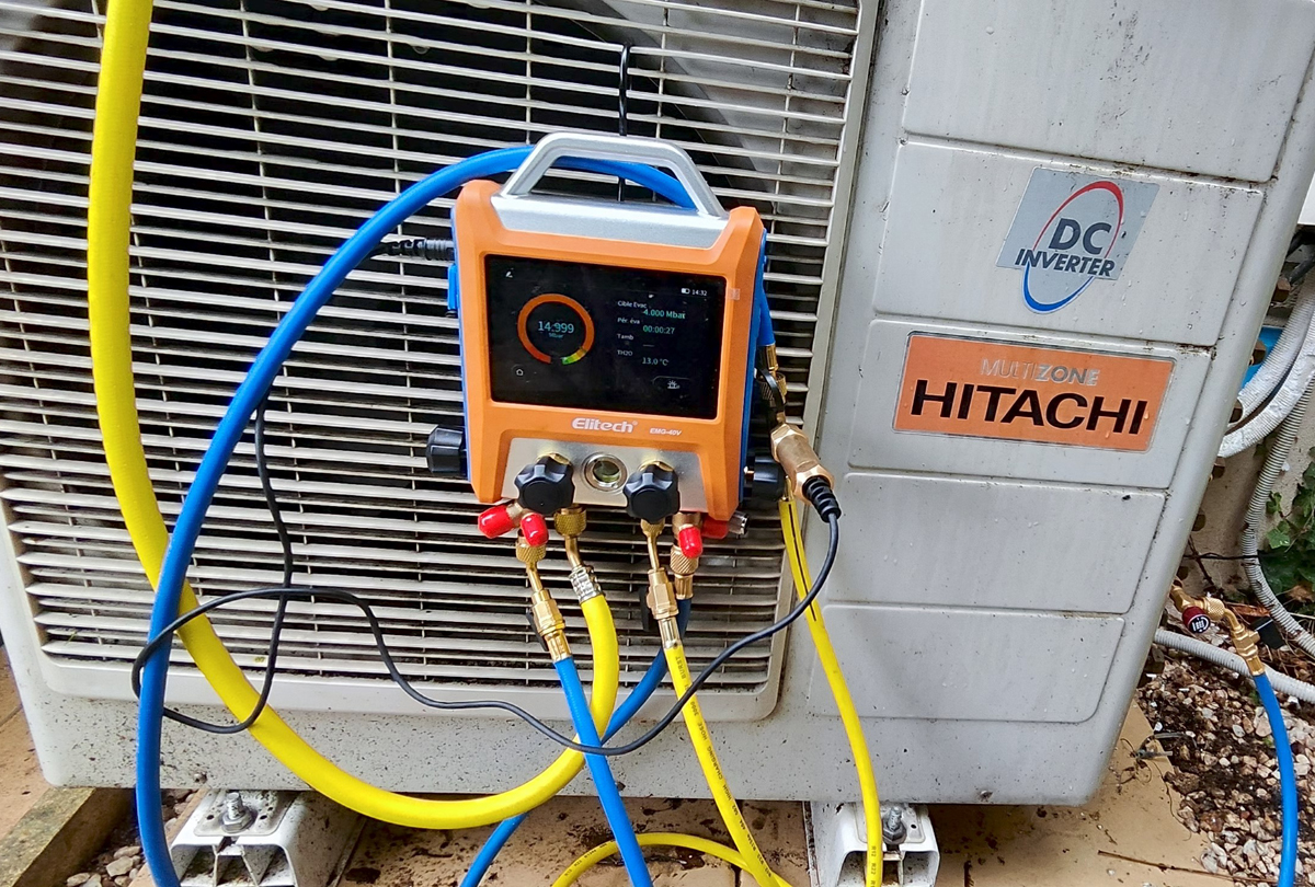 Déplacement des groupes extérieurs TOSHIBA et HITACHI à Bussy Saint Georges (77600)