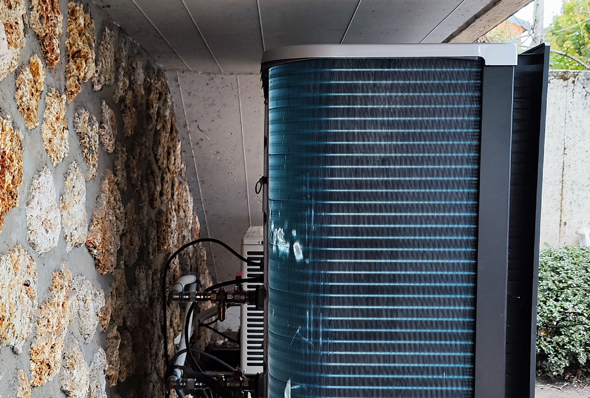 Installation d'une pompe à chaleur air-eau DAIKIN à Clamart (92140)