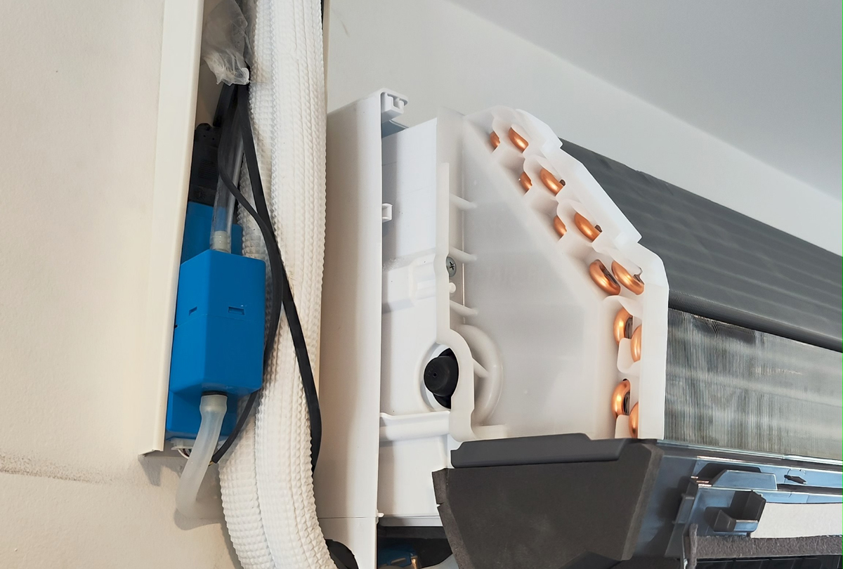 Installation d'un mono-split Mitsubishi dans une boutique d'audition à Vaires sur Marne (77360)