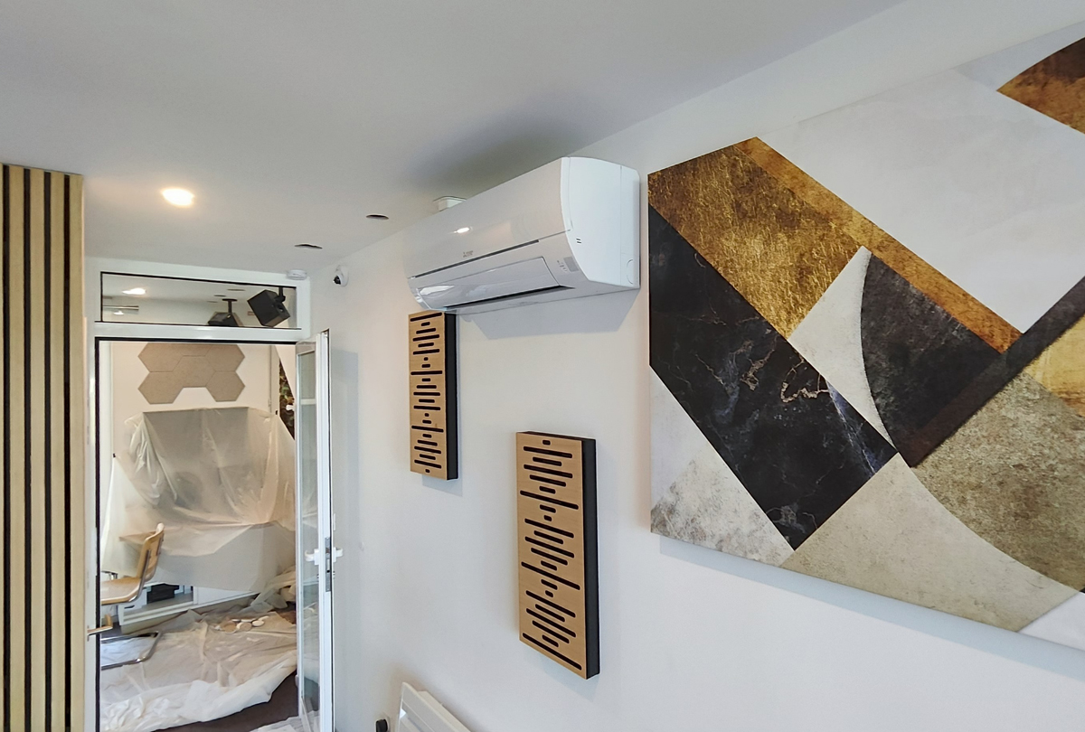 Installation d'un mono-split Mitsubishi dans une boutique d'audition à Vaires sur Marne (77360)