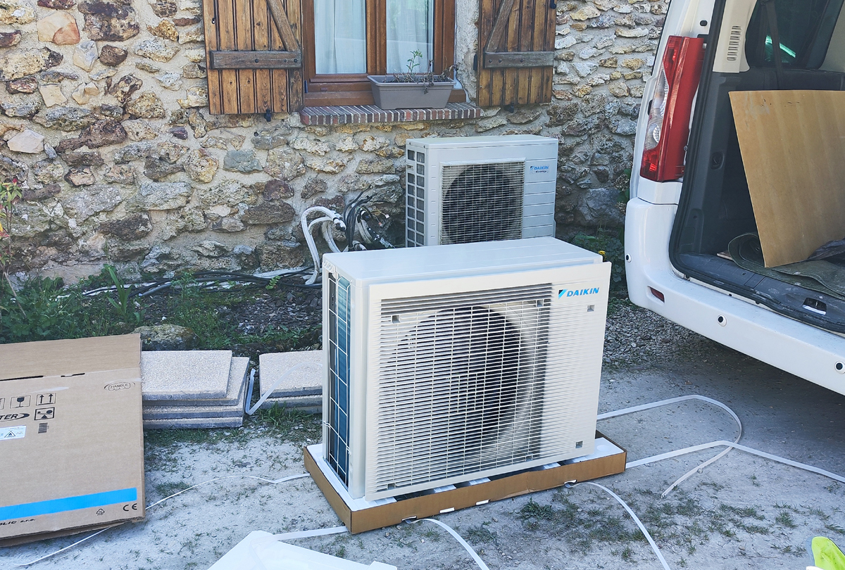 Installation d'un quintuple-splits DAIKIN à Favières (77220)