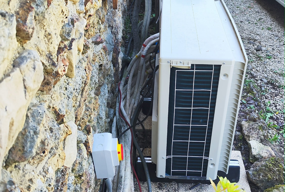 Installation d'un quintuple-splits DAIKIN à Favières (77220)