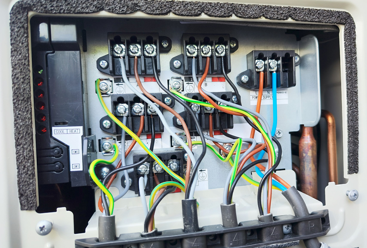 Installation d'un quintuple-splits DAIKIN à Favières (77220)