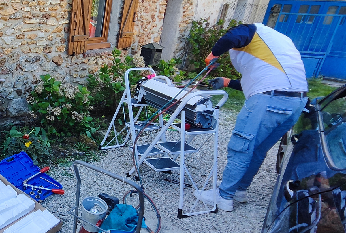 Installation d'un quintuple-splits DAIKIN à Favières (77220)