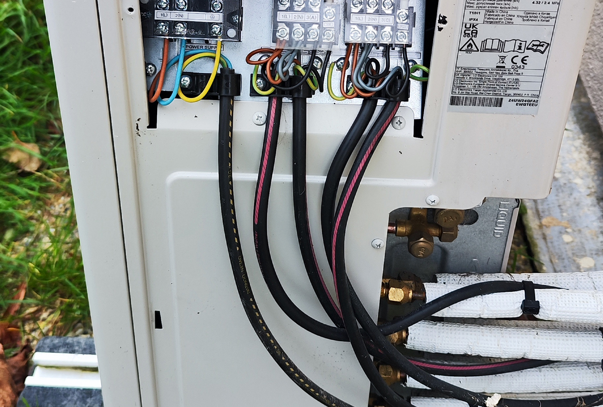 Mise en route d'un tri-splits LG à La Chapelle Rablais (77370)