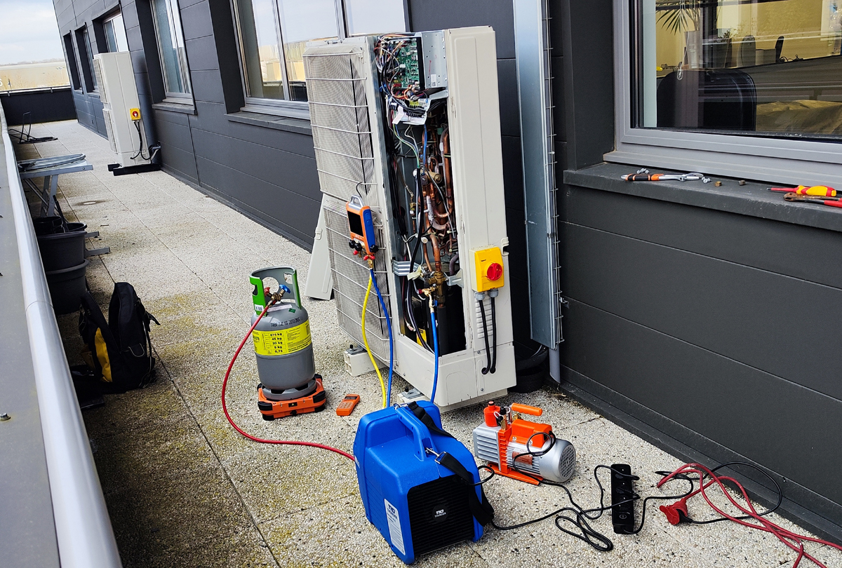 Dépannage d'une fuite sur tuyau cuivre d'un VRV Mitsubishi à Ferrières en Brie (77164)