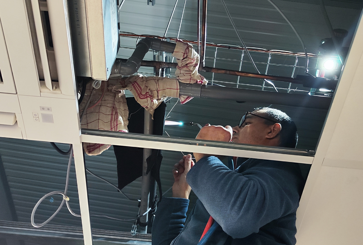 Dépannage d'une fuite sur tuyau cuivre d'un VRV Mitsubishi à Ferrières en Brie (77164)