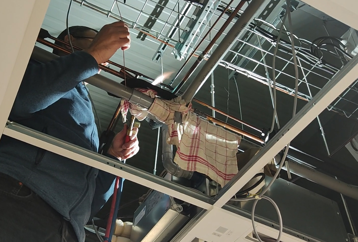 Dépannage d'une fuite sur tuyau cuivre d'un VRV Mitsubishi à Ferrières en Brie (77164)