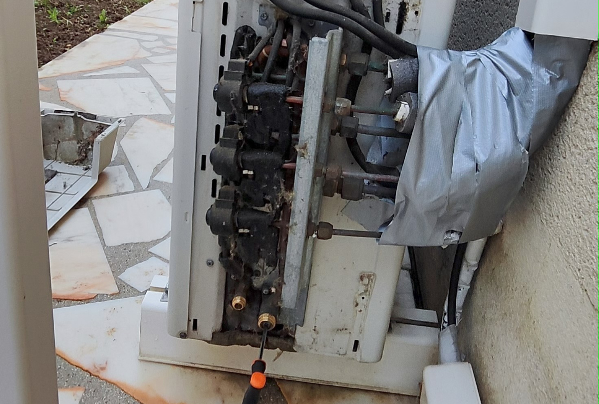 Dépannage d'un tri-splits DAIKIN à Bussy Saint Georges - déplacement de l'unité intérieure (77600)