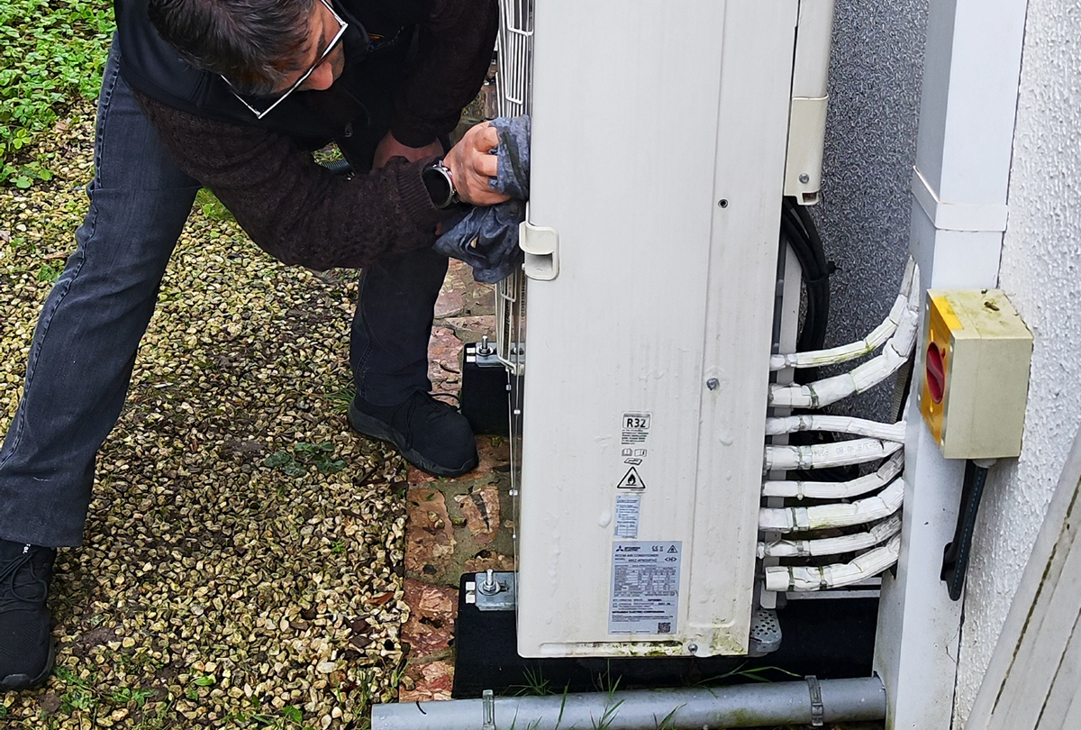 Maintenance préventive d'un quadri-splits MITSUBISHI à Champs sur Marne (77420)