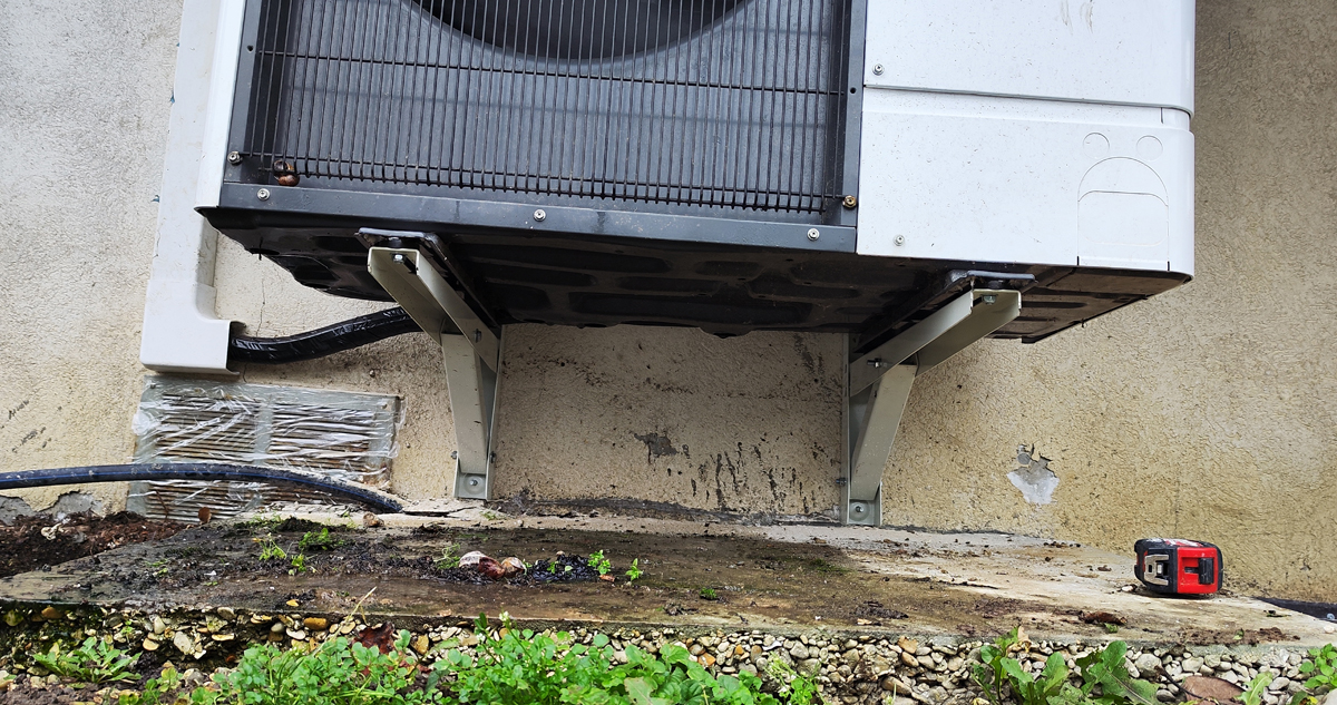 Dépannage PAC air-eau MITSUBISHI - déplacement du groupe extérieur à Crécy la Chapelle (77580)