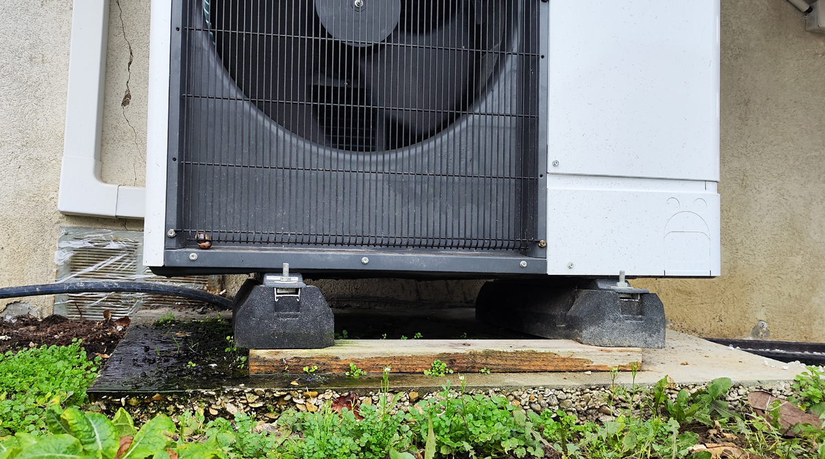 Dépannage PAC air-eau MITSUBISHI - déplacement du groupe extérieur à Crécy la Chapelle (77580)