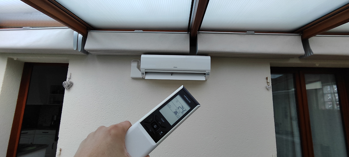 Dépannage bi-splits HITACHI avec charge 1,8 kg R32 à Collégien