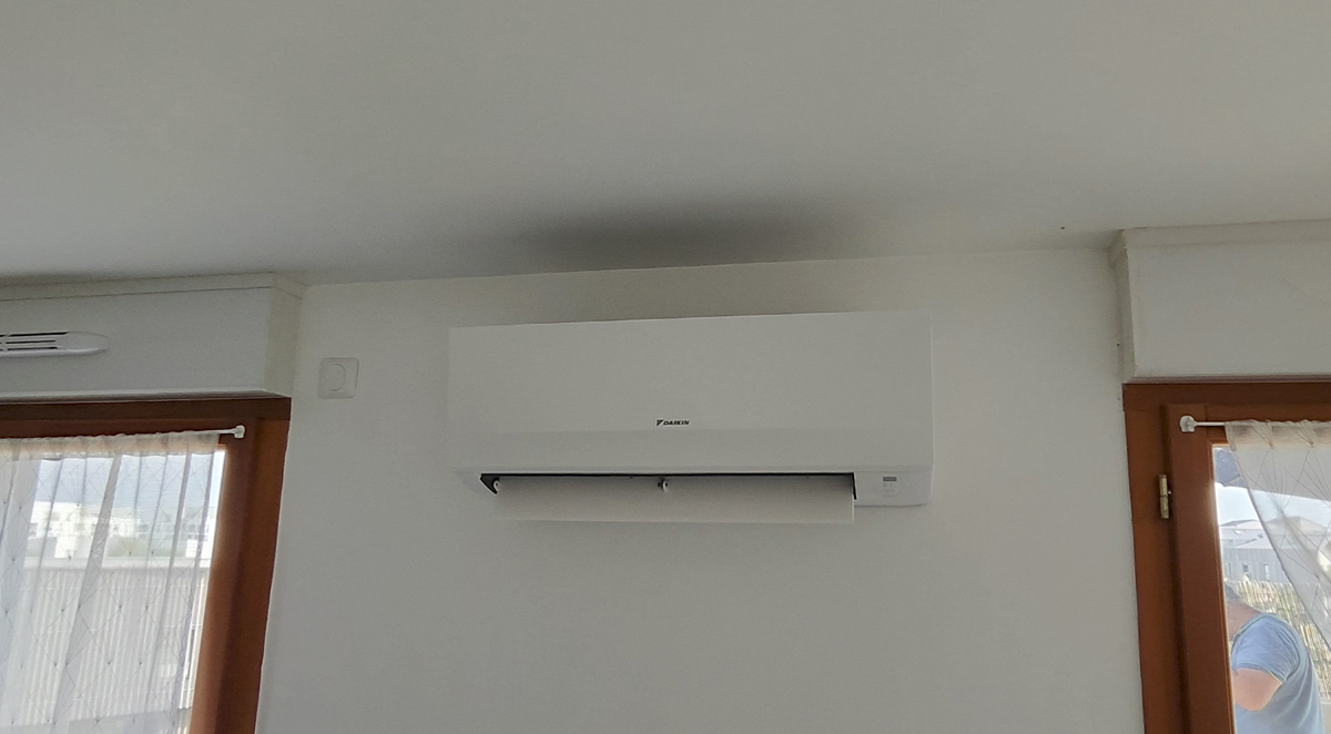 Installation mono-split_DAIKIN dans un appartement à Bussy Saint Georges 77600