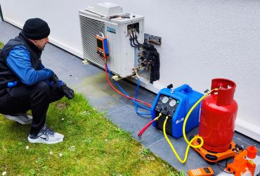 Charge de fluide R32 d'un bi-console DAIKIN à Chelles