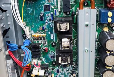 Dépannage de la carte de puissance d'une PAC air-eau DAIKIN à Villepinte (93420)