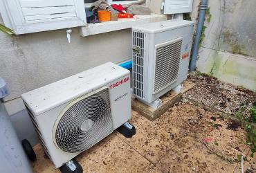 Déplacement des groupes extérieurs TOSHIBA et HITACHI à Bussy Saint Georges (77600)