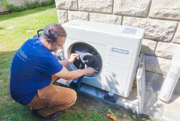 Maintenance d'un bi-splits HITACHI à Chelles (77500)
